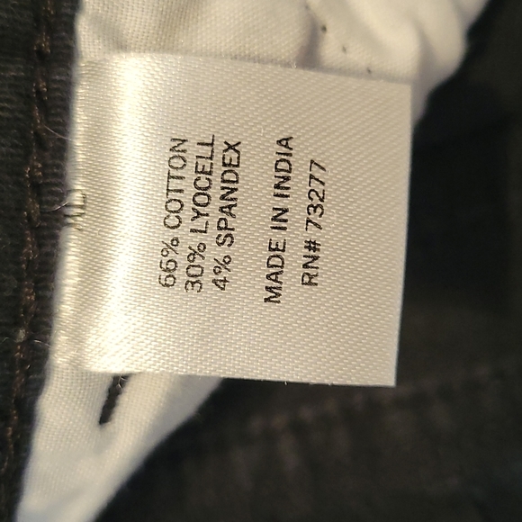 ● Junior's Black Shorts - Picture 3 of 6